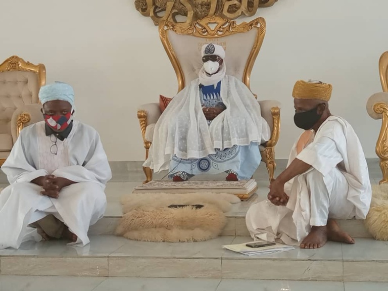 Photospeak as IMAN Edo State pays courtesy visit to the Aidonogie of South Ibie